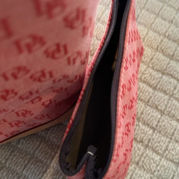 Dooney and Bourke handbag with compact bag - Picture 10 of 10